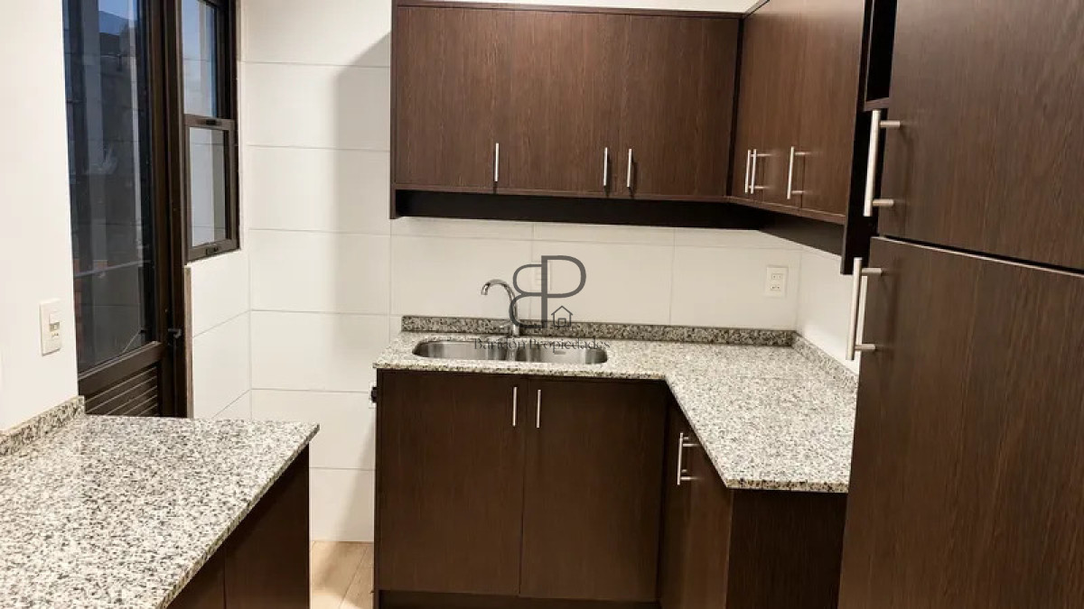 Casa ID.6961 - Venta con Renta Casa 2 Dormitorios Solymar patio y cochera