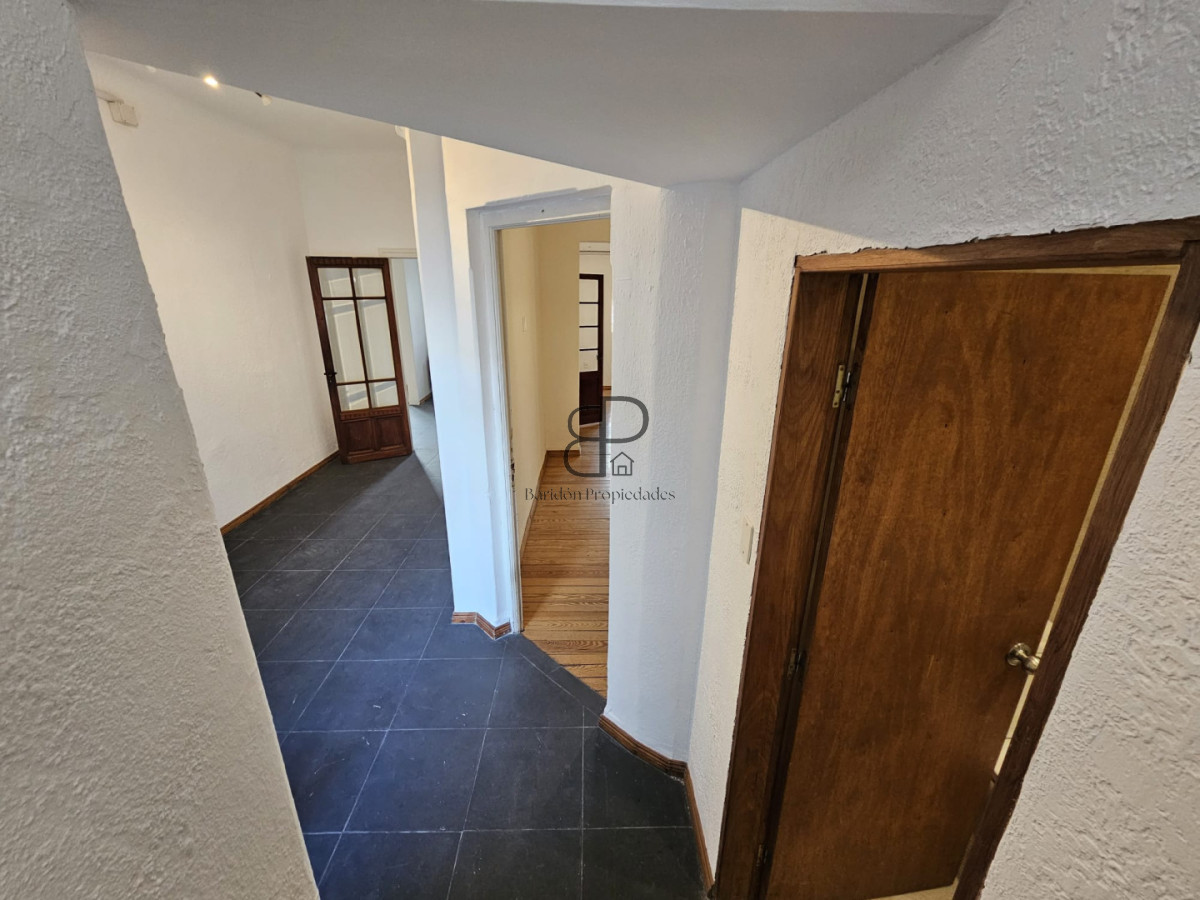 Casa ID.6540 - Venta Casa 3 o 4 Dormitorios Barbacoa y Garaje La Blanqueada