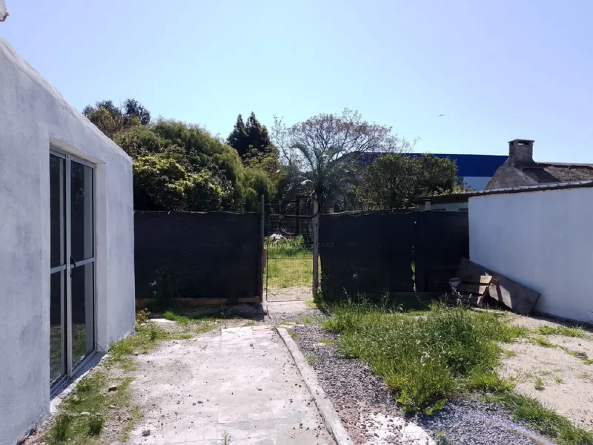 Casa ID.6998 - Alquiler Casa con Terreno 2000m2 y Deposito San Jose de Carrasco