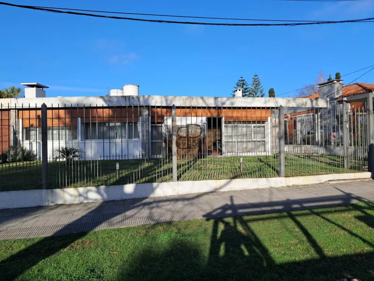 Casa ID.7032 - Alquiler Casa Amueblada 2 Dormitorios Punta Gorda cochera