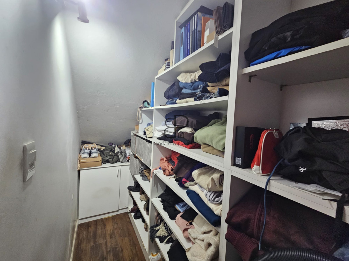 Casa ID.6983 - Venta Casa 1 Dormitorio Buceo con patio y cochera