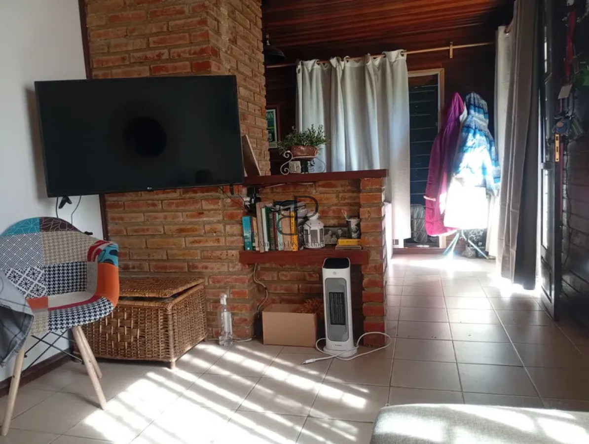 Casa ID.6935 - Venta Casa 3 Dormitorios El Pinar con patio y cochera 