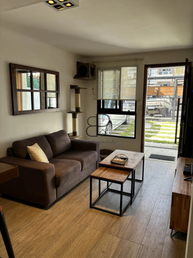 Casa ID.7087 - Alquiler Casa 1 Dormitorio Malvin con patio y cochera