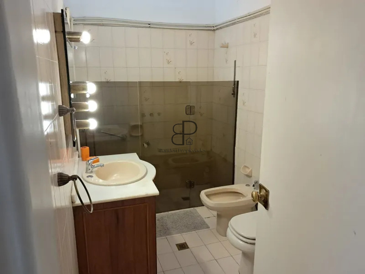 Casa ID.7032 - Alquiler Casa Amueblada 2 Dormitorios Punta Gorda cochera