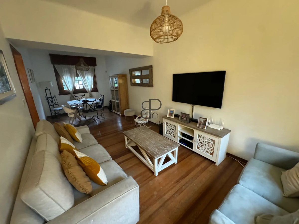 Casa ID.5626 - Venta Casa 3 Dormitorios Prado con patio y garaje