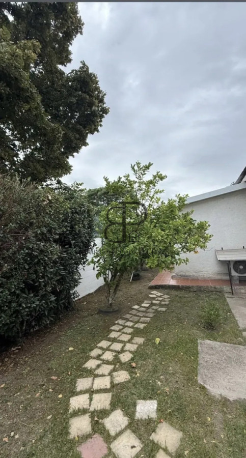 Casa ID.6092 - Venta Padron con 3 Casas Malvin Ideal Inversion 560m2