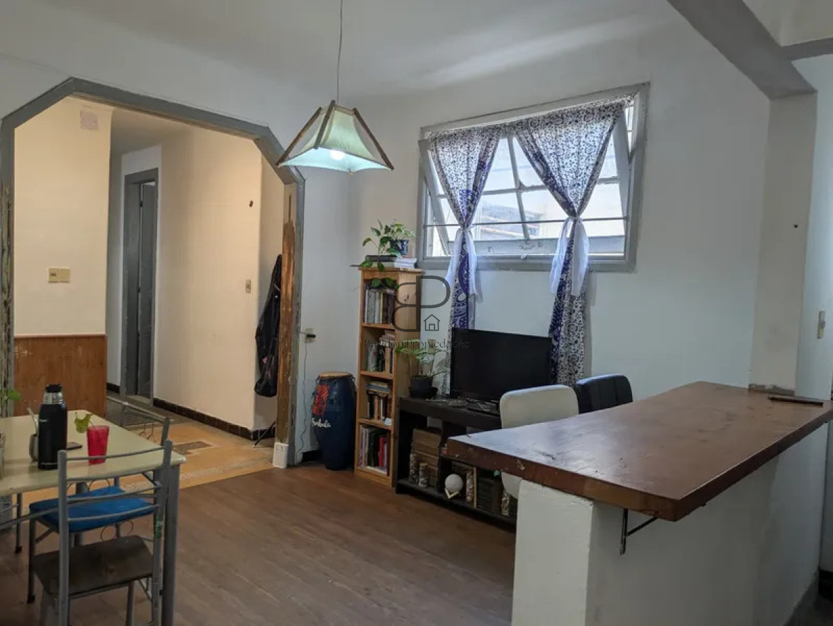Casa ID.7007 - Venta Casa Ph 3 Dormitorios Tres Cruces con azotea y balcon 