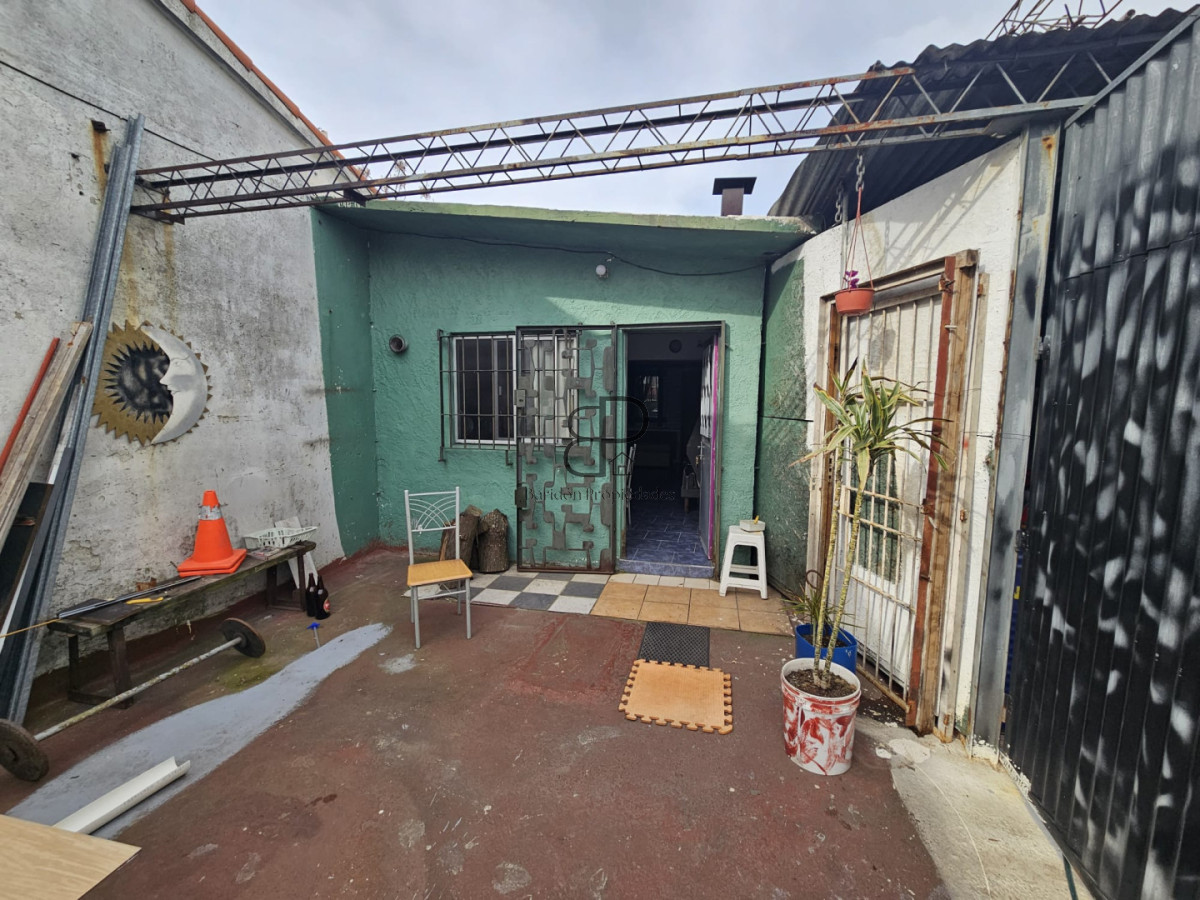 Casa ID.7030 - Venta con Renta Padron Unico Local Casa y Apartamento Cerro