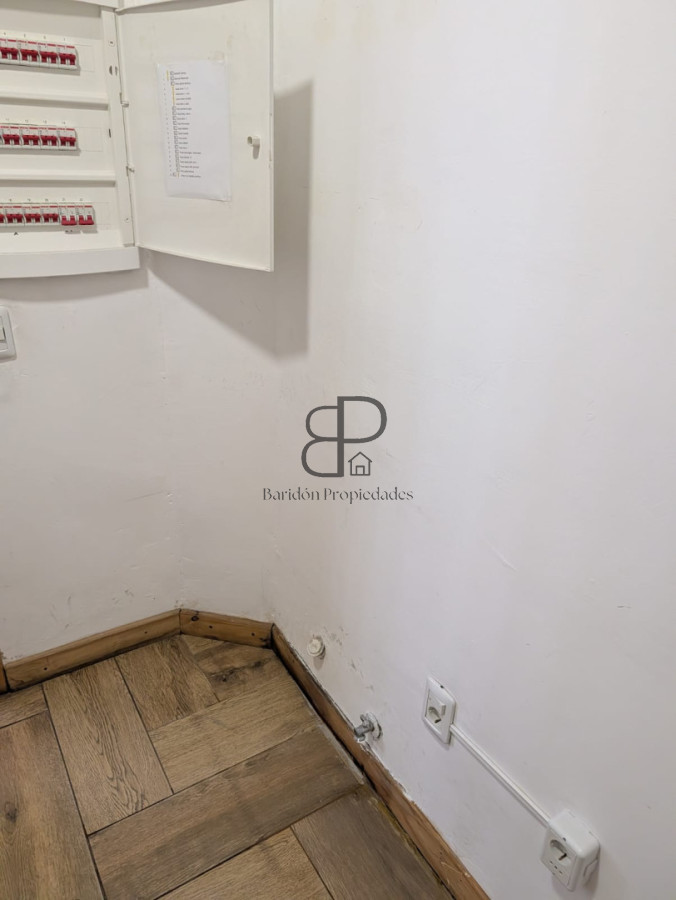 Casa ID.5946 - Alquiler o Venta Casa ideal Empresa La Blanqueada 160m2
