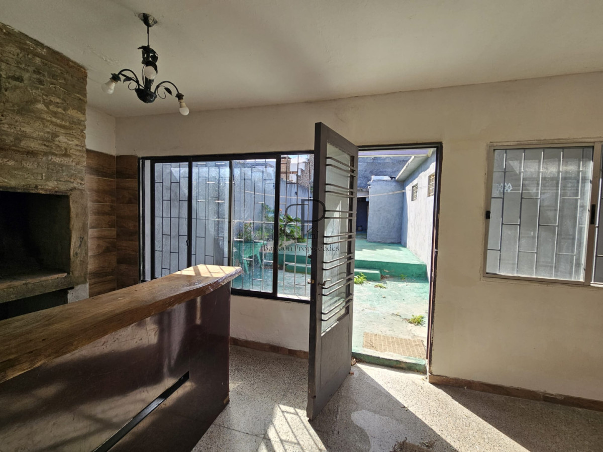 Casa ID.5931 - Venta Casa 2 Dormitorios Barbacoa Perez Castellano