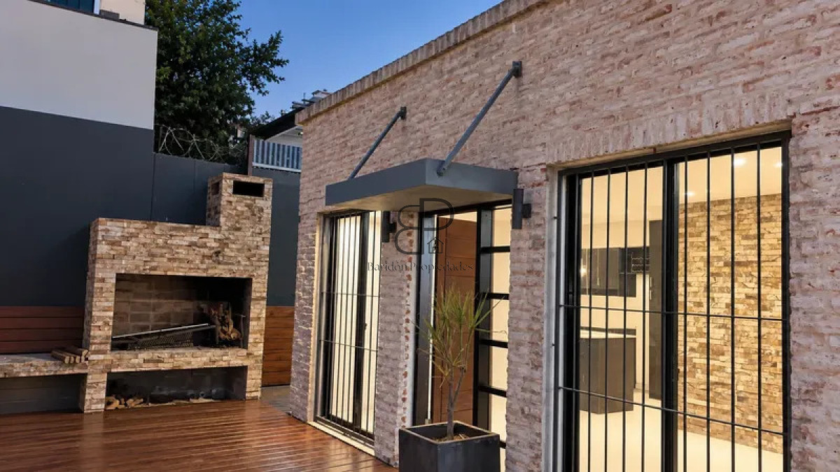 Casa ID.6961 - Venta con Renta Casa 2 Dormitorios Solymar patio y cochera