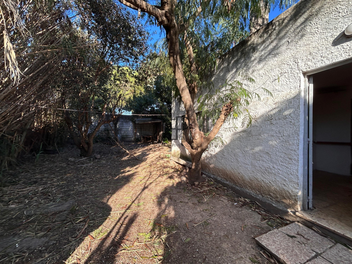 Casa ID.4848 - Venta Padron Unico con 3 Viviendas Flor de Maroñas Inversion