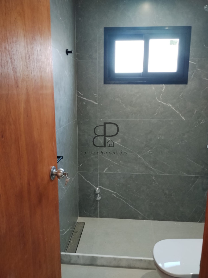 Casa ID.7031 - Venta Casa 3 Dormitorios Lagomar con fondo con parrillero