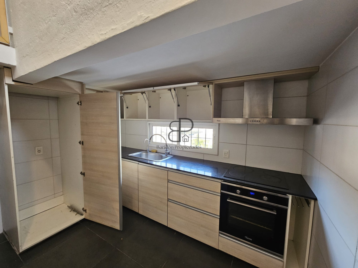 Casa ID.6540 - Venta Casa 3 o 4 Dormitorios Barbacoa y Garaje La Blanqueada