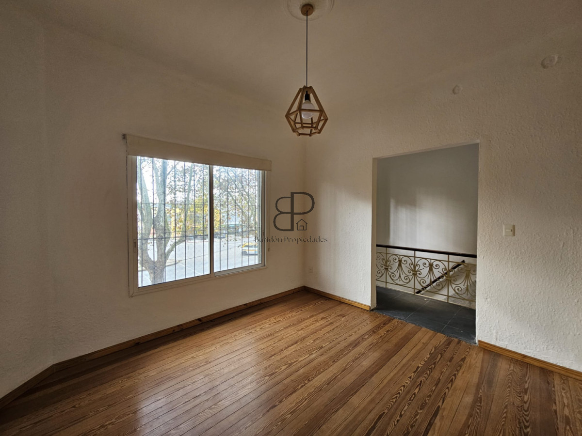 Casa ID.6540 - Venta Casa 3 o 4 Dormitorios Barbacoa y Garaje La Blanqueada