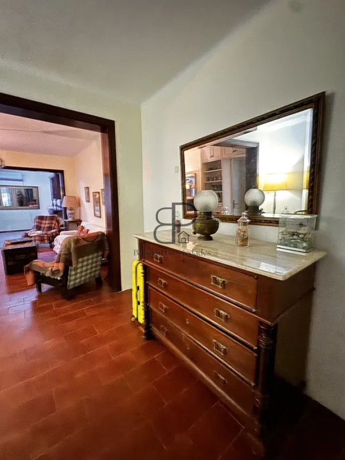 Casa ID.6936 - Venta Casa 3 Dormitorios Carrasco con patio y cochera 