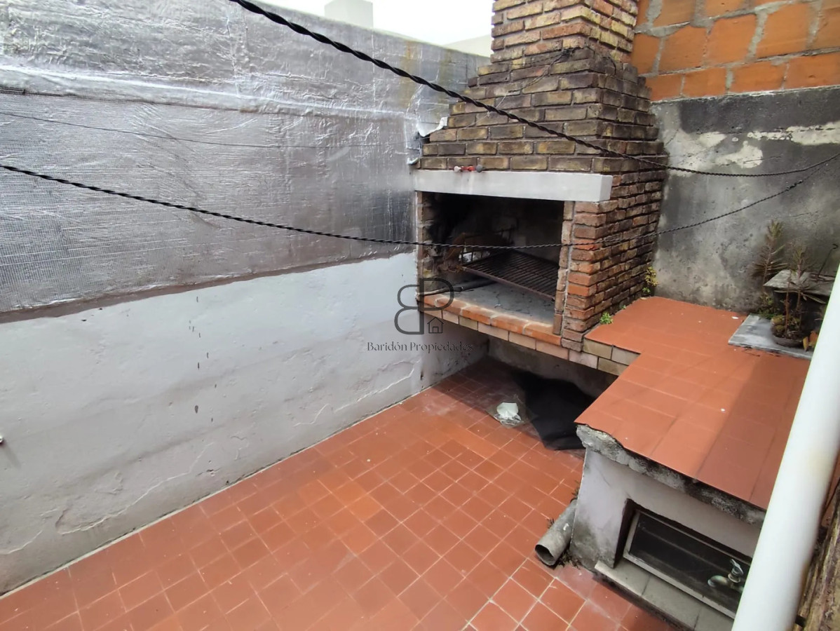 Casa ID.5670 - Venta Casa y Apartamento 4 Dormitorios Paso Molino con garaje