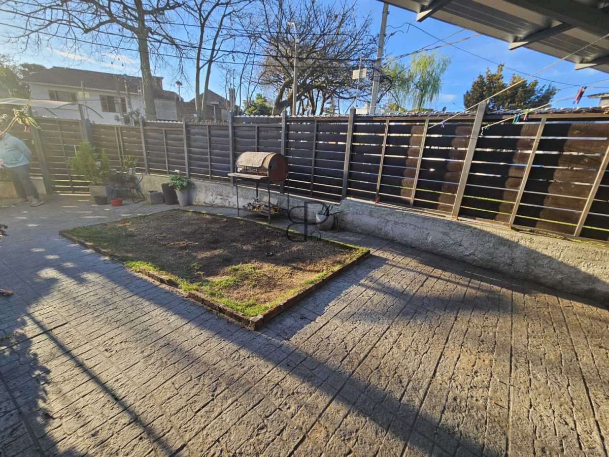 Casa ID.6983 - Venta Casa 1 Dormitorio Buceo con patio y cochera