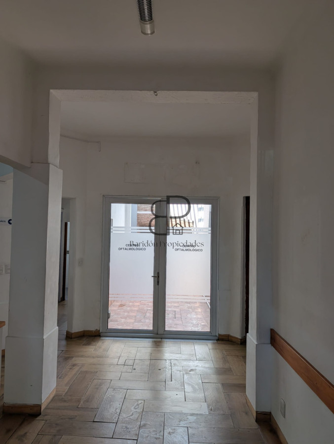 Casa ID.5946 - Alquiler o Venta Casa ideal Empresa La Blanqueada 160m2
