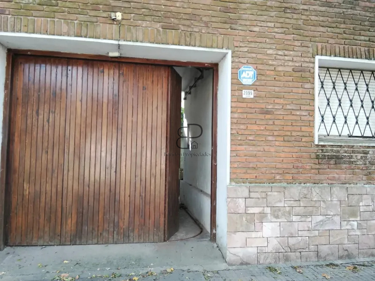 Casa ID.6402 - Venta Casa 3 Dormitorios La Comercial con patio y garaje