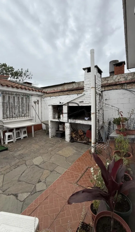 Casa ID.6092 - Venta Padron con 3 Casas Malvin Ideal Inversion 560m2