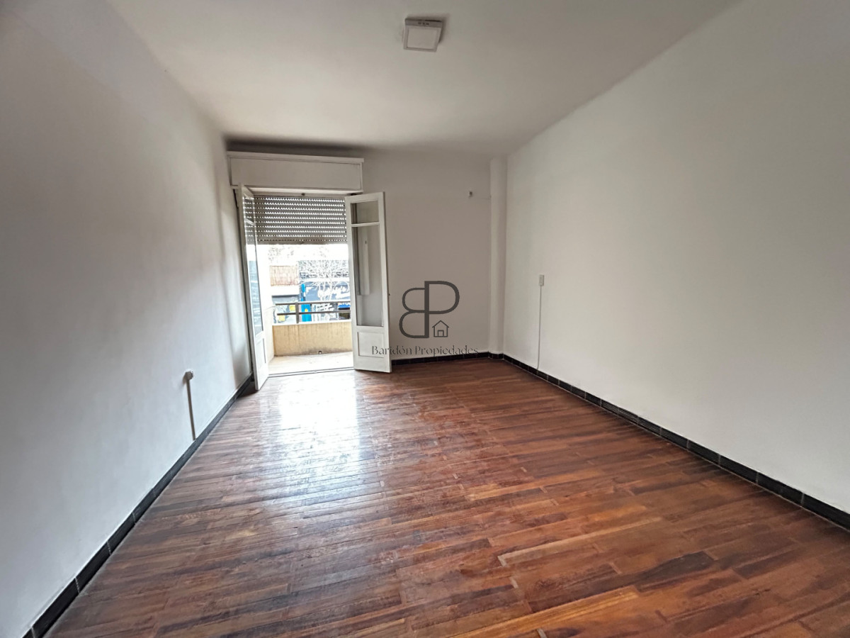 Casa ID.4774 - Venta Casa 4 Dormitorios Unión con balcón 
