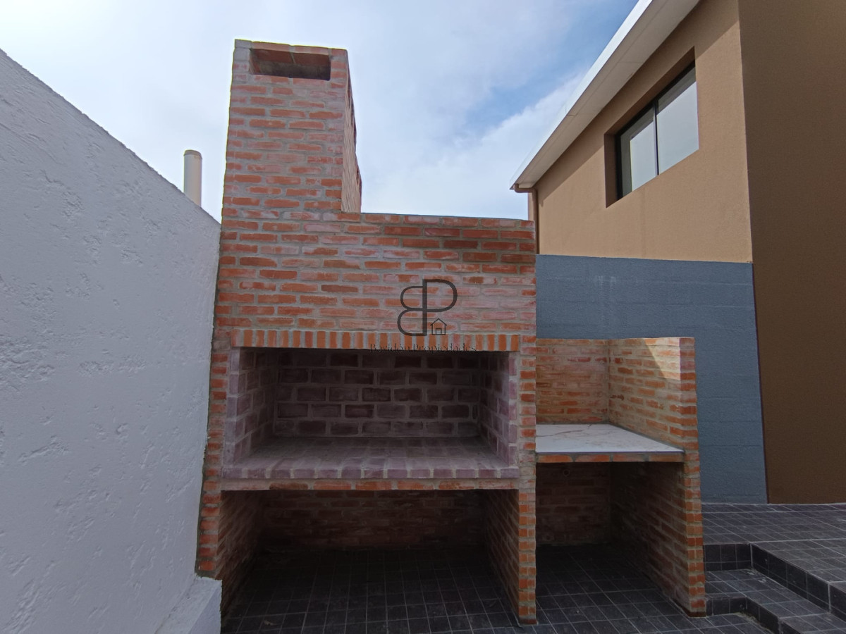 Casa ID.6884 - Venta Casa a Estrenar 5 Dormitorios Lomas de Solymar parrillero