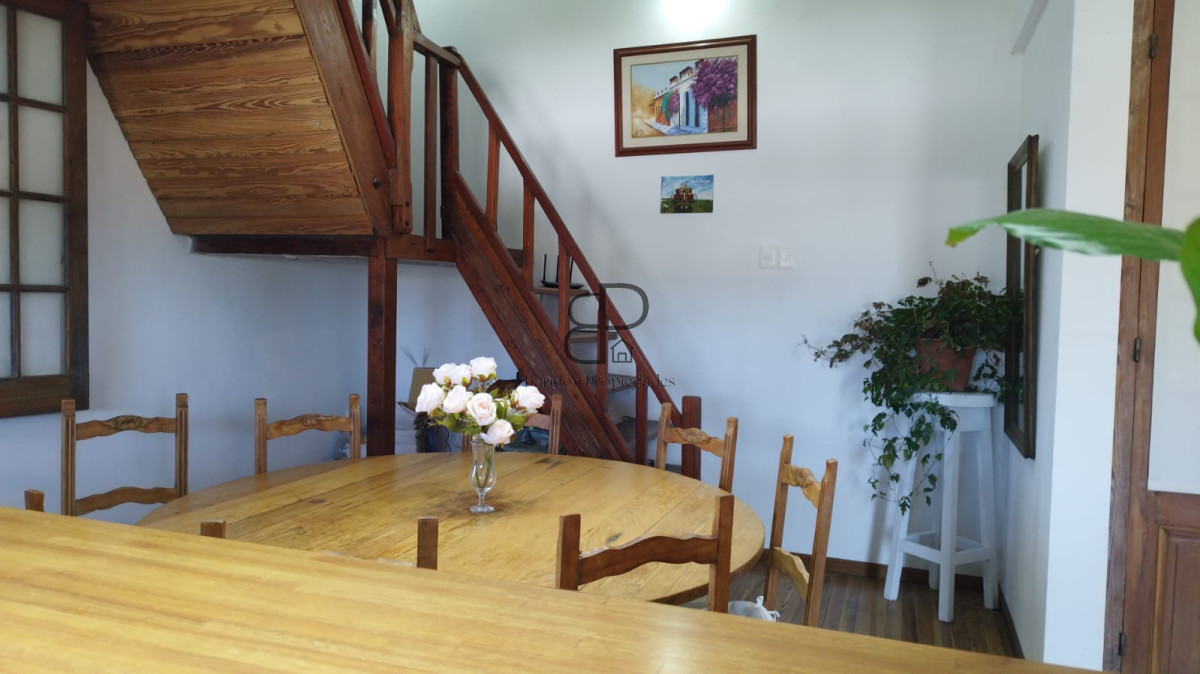 Casa ID.3174 - Venta Casa 5 Dormitorios Sayago con Barbacoa y Galpón