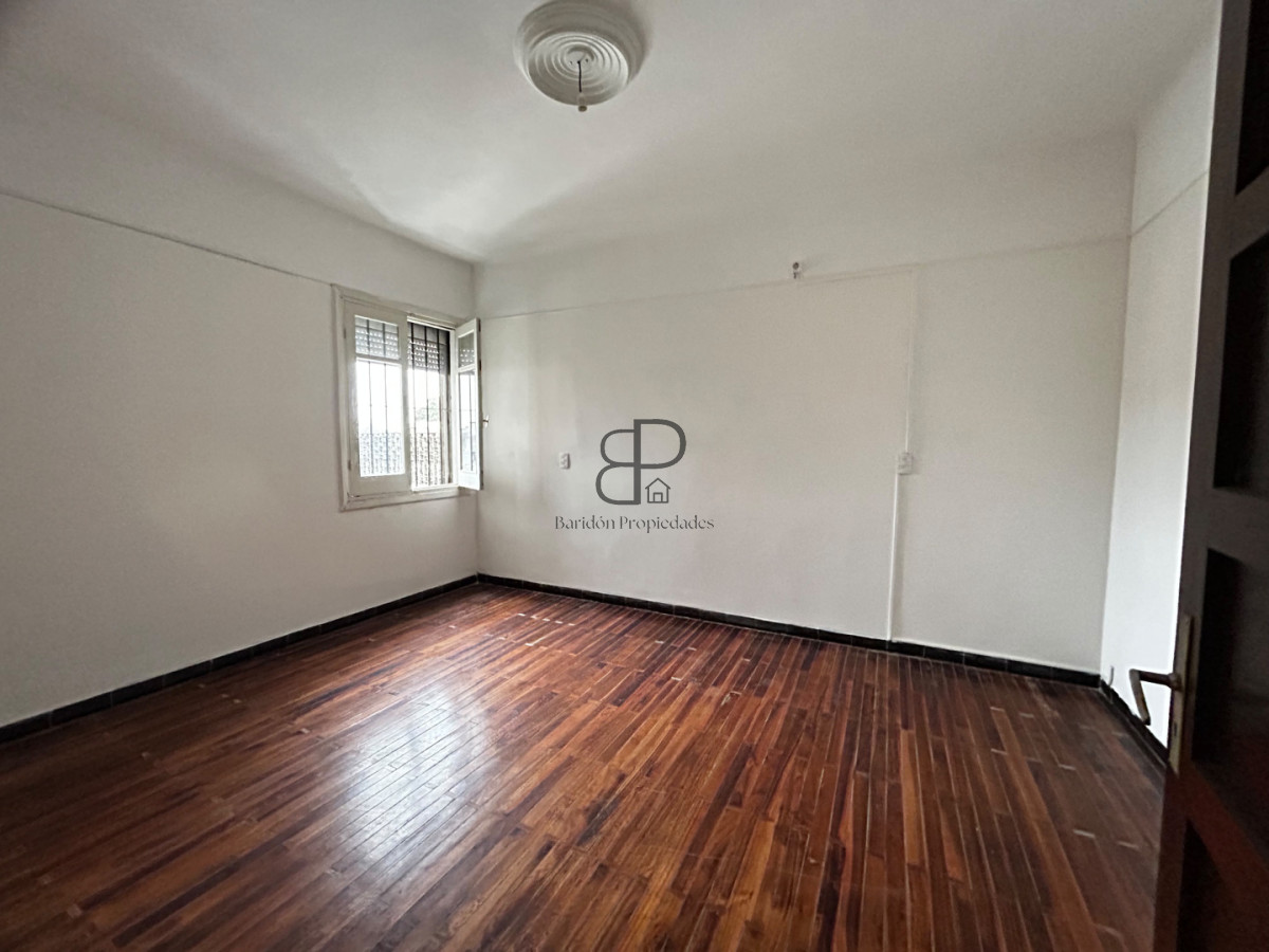 Casa ID.4774 - Venta Casa 4 Dormitorios Unión con balcón 