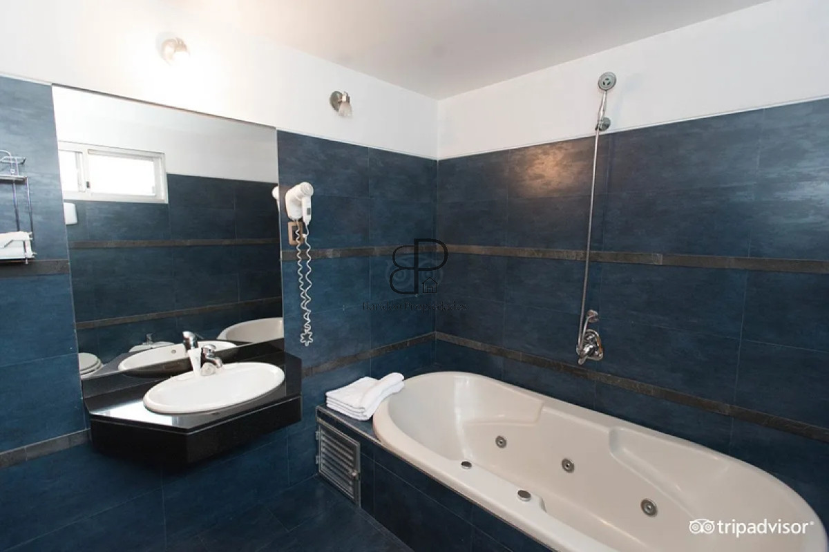 Casa ID.4852 - Venta Hotel Iberia Centro Montevideo Inversión