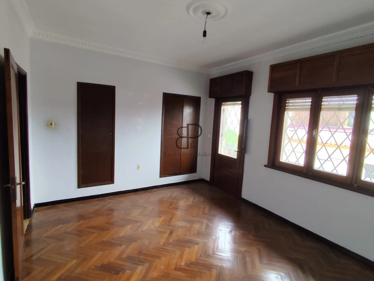 Casa ID.5670 - Venta Casa y Apartamento 4 Dormitorios Paso Molino con garaje