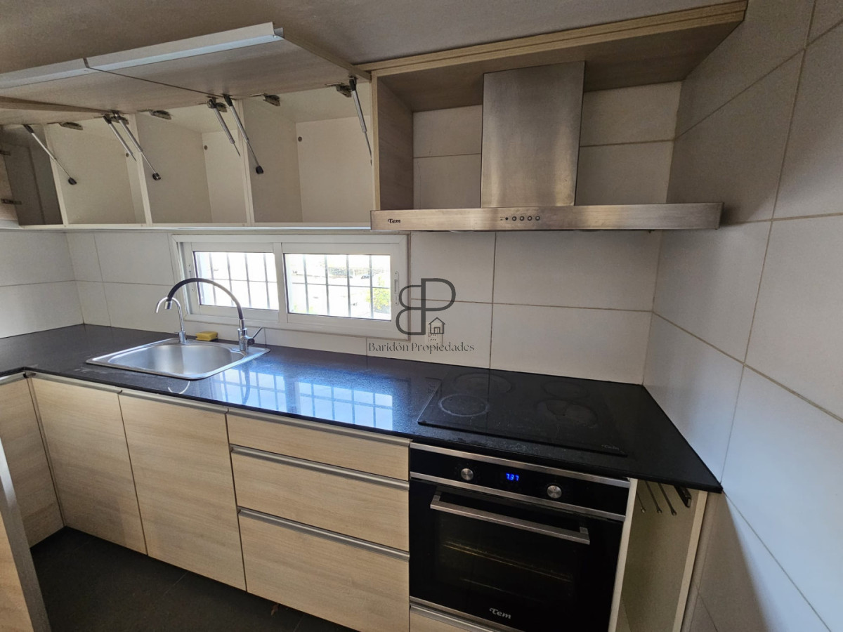 Casa ID.6540 - Venta Casa 3 o 4 Dormitorios Barbacoa y Garaje La Blanqueada