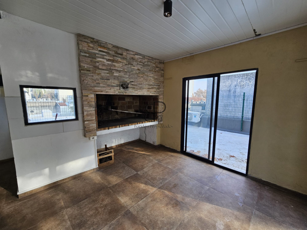 Casa ID.6540 - Venta Casa 3 o 4 Dormitorios Barbacoa y Garaje La Blanqueada