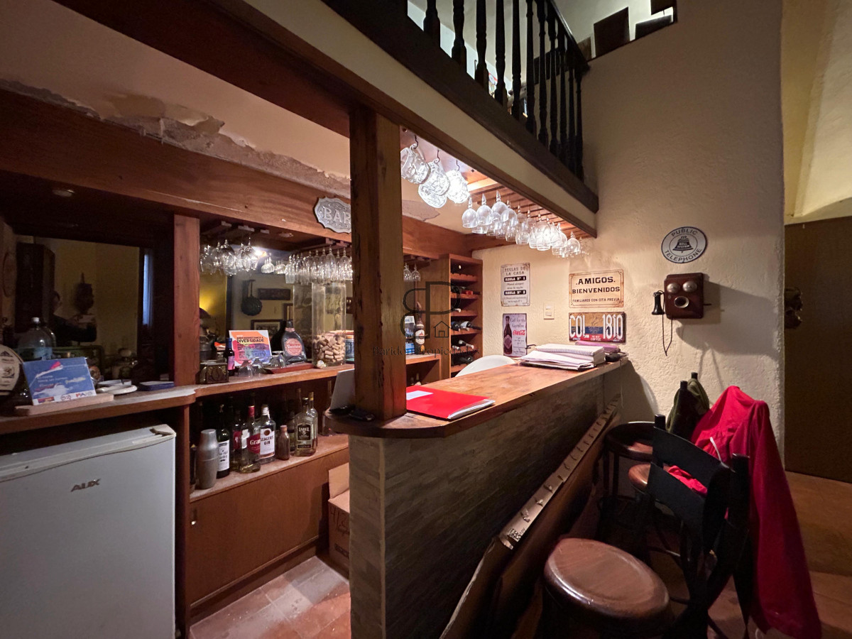 Casa ID.4939 - Venta Casa 4 Dormitorios Cordón con Barbacoa y Azotea