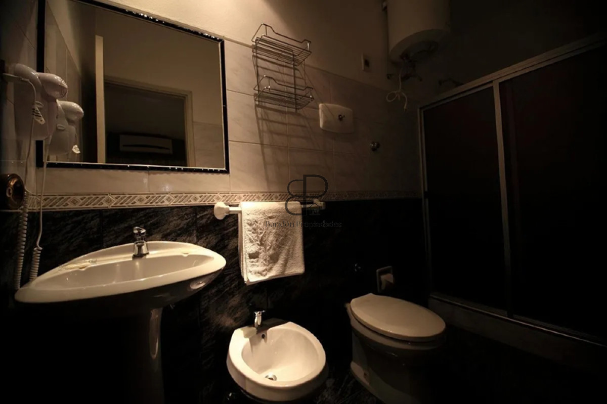 Casa ID.4852 - Venta Hotel Iberia Centro Montevideo Inversión