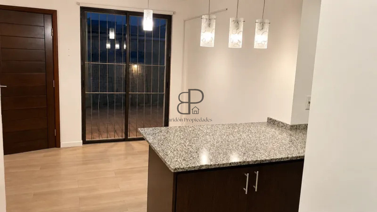 Casa ID.6961 - Venta con Renta Casa 2 Dormitorios Solymar patio y cochera