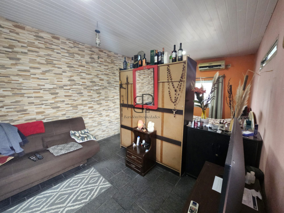 Casa ID.7030 - Venta con Renta Padron Unico Local Casa y Apartamento Cerro