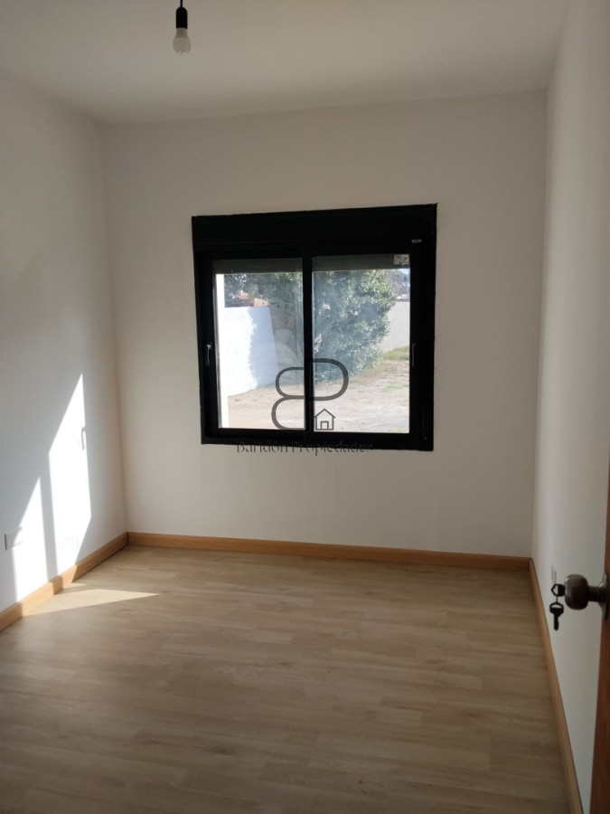Casa ID.7031 - Venta Casa 3 Dormitorios Lagomar con fondo con parrillero