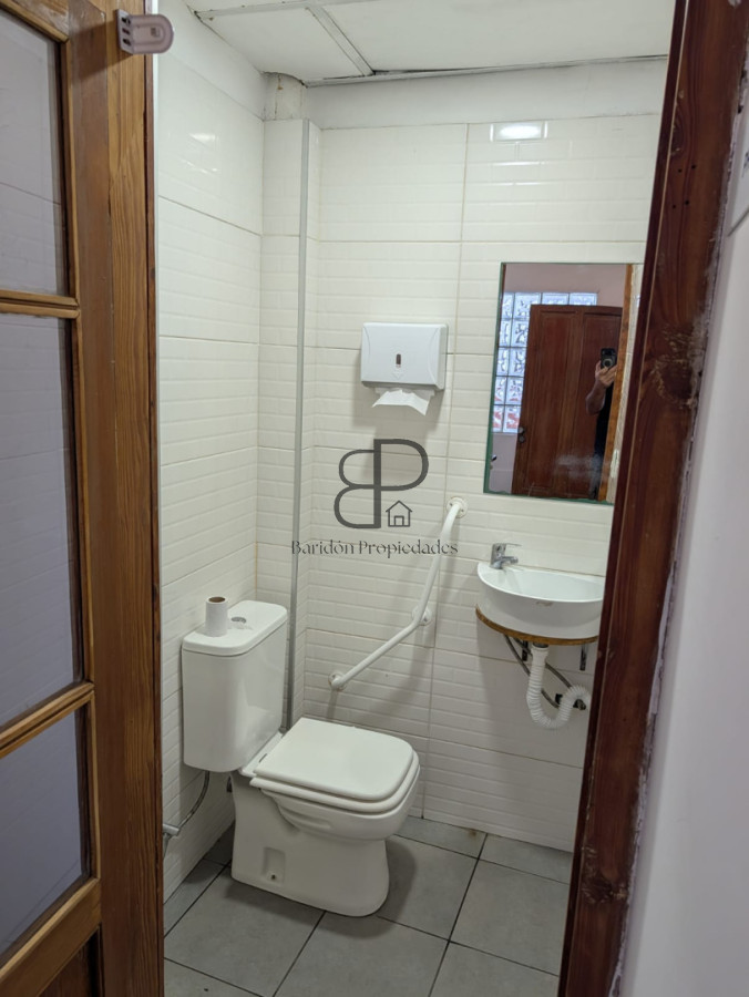 Casa ID.5946 - Alquiler o Venta Casa ideal Empresa La Blanqueada 160m2