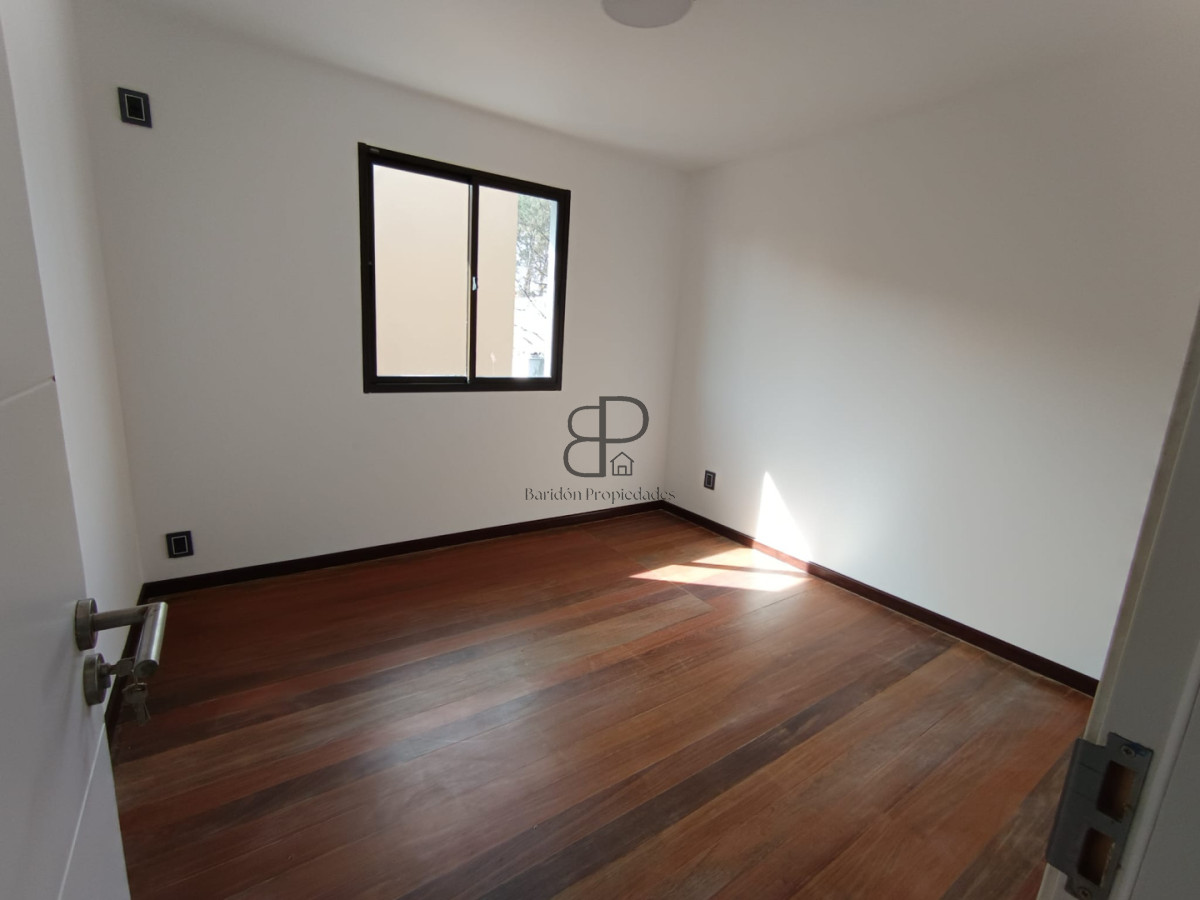 Casa ID.6884 - Venta Casa a Estrenar 5 Dormitorios Lomas de Solymar parrillero