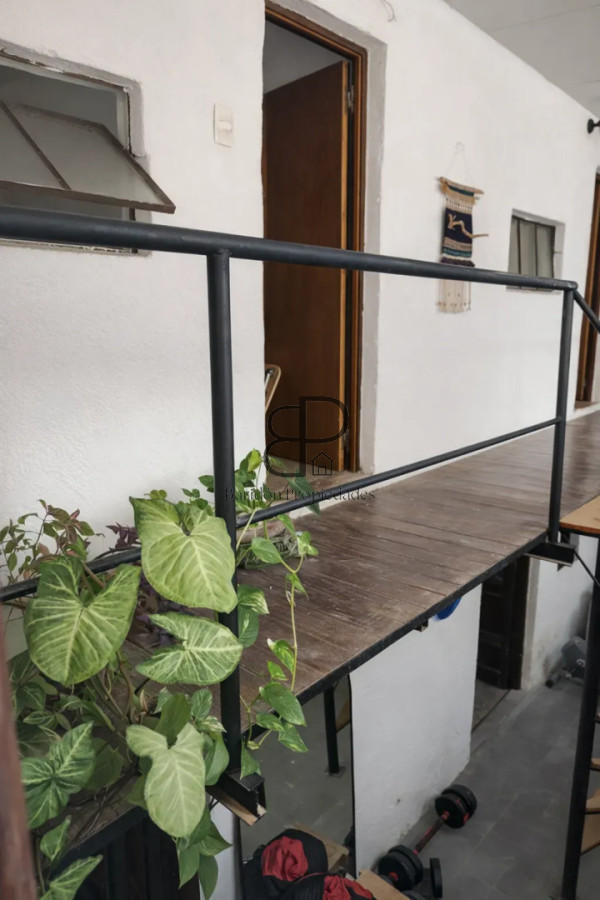 Casa ID.6147 - Venta Casa 8 Dormitorios 2 Cocinas Inversion Bella Vista