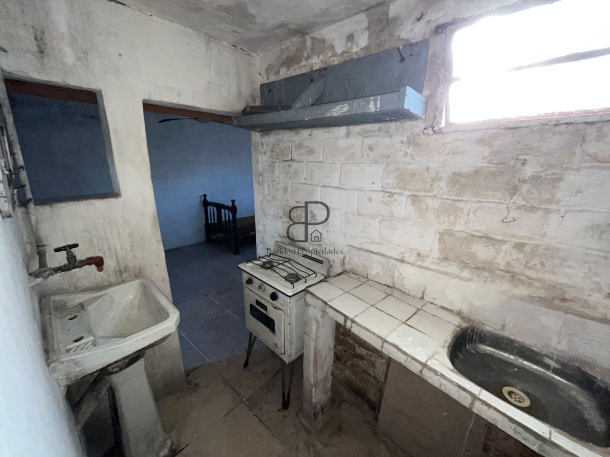 Casa ID.7051 - Venta Padron Unico 3 Plantas con 9 Dorm. y 3 Cocinas Aguada