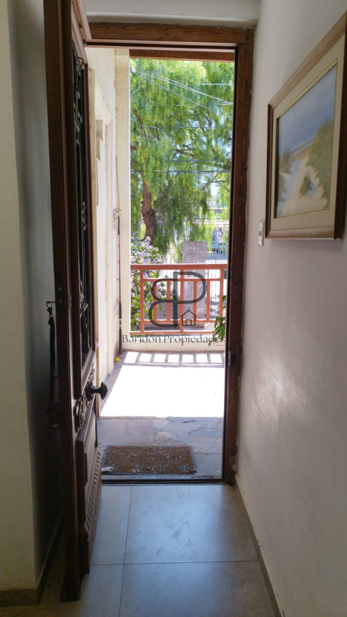 Casa ID.3174 - Venta Casa 5 Dormitorios Sayago con Barbacoa y Galpón