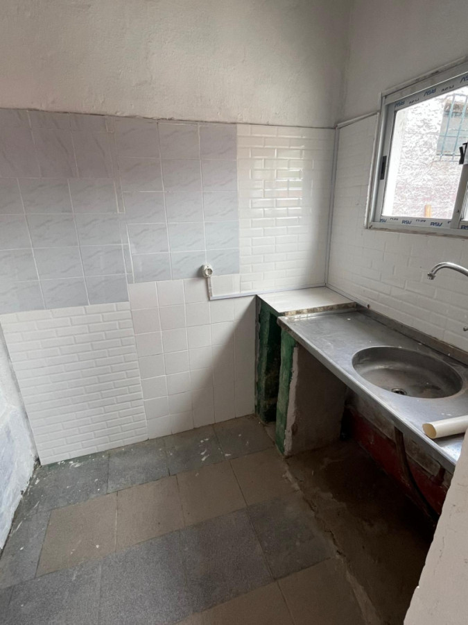 Casa ID.5172 - Alquiler o Venta Casa 1 Dormitorio Cerrito con Patio