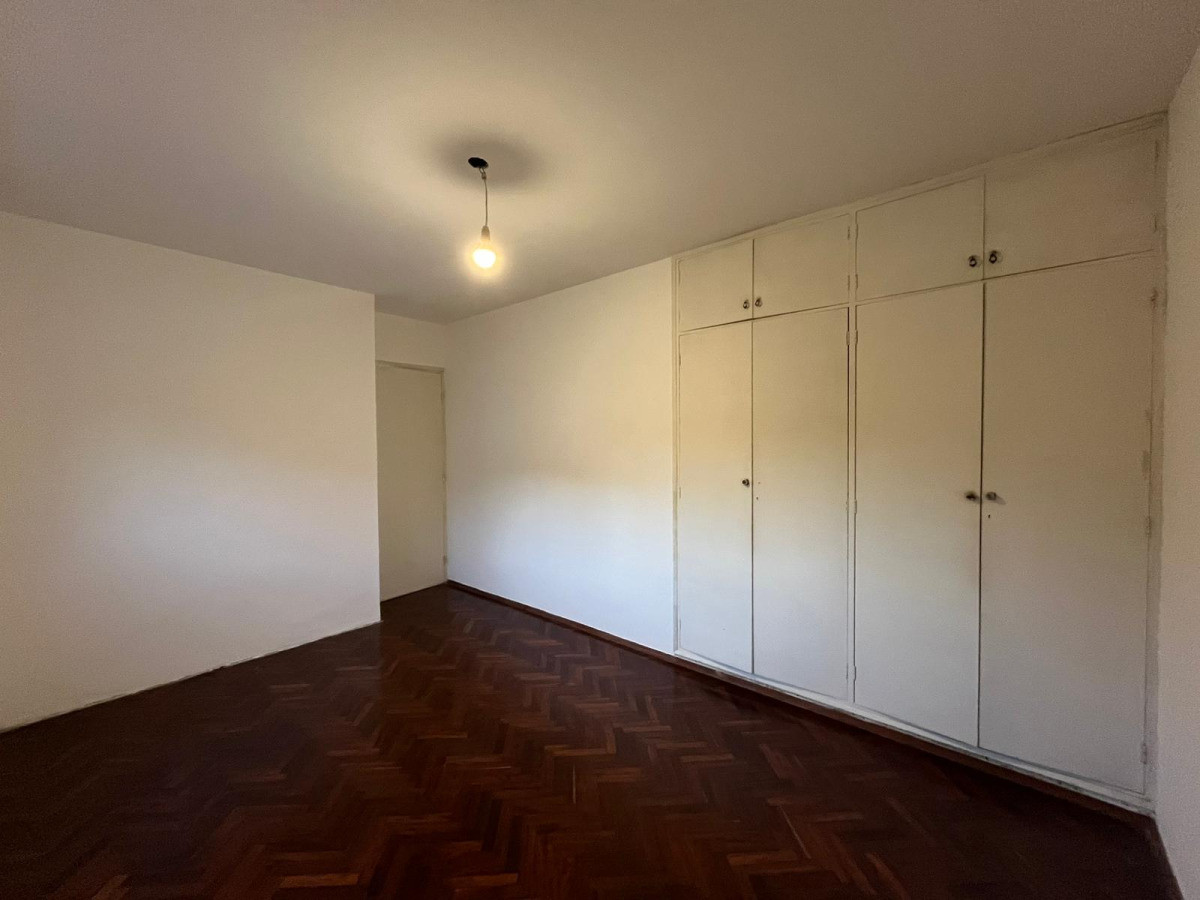 Casa ID.5345 - Venta Casa de Altos 2 Dormitorios Buceo con Balcon y Azotea