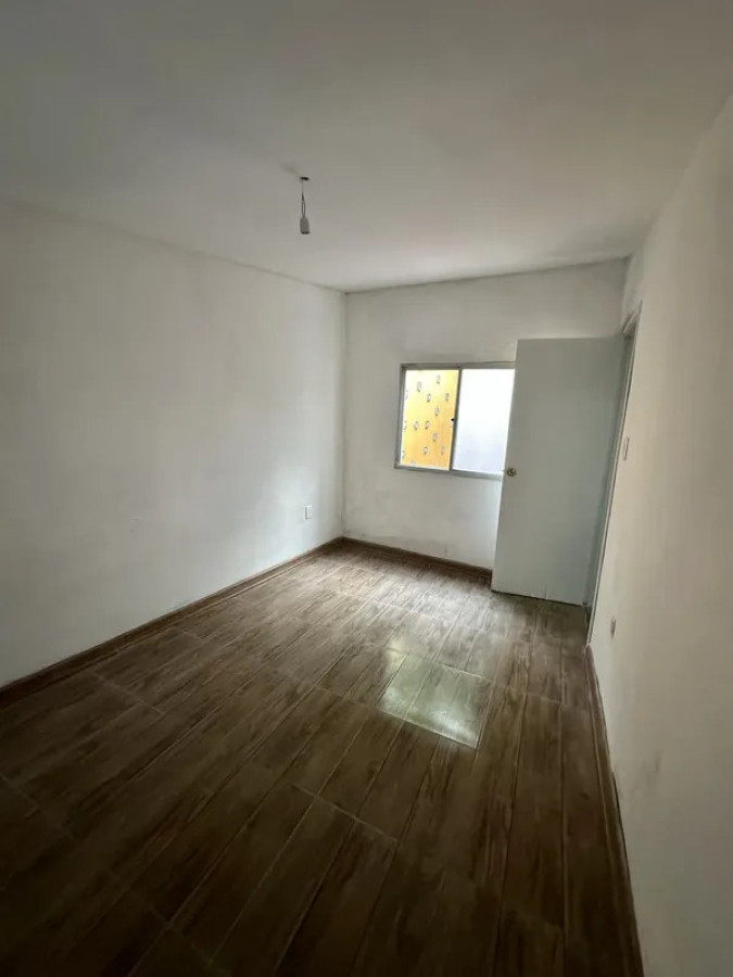 Casa ID.6653 - Alquiler Casa 2 Dormitorios Cerro con patio y cochera 