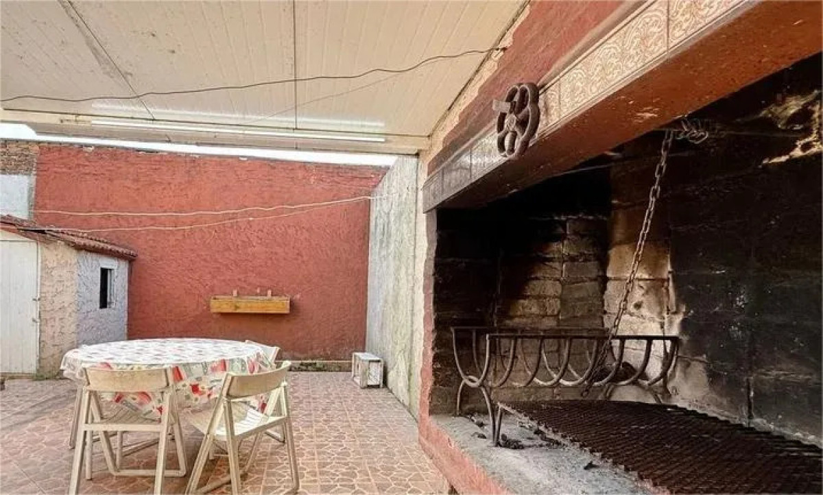 Casa ID.5891 - Venta Casa 3 Dormitorios La Blanqueada con patio y cochera 