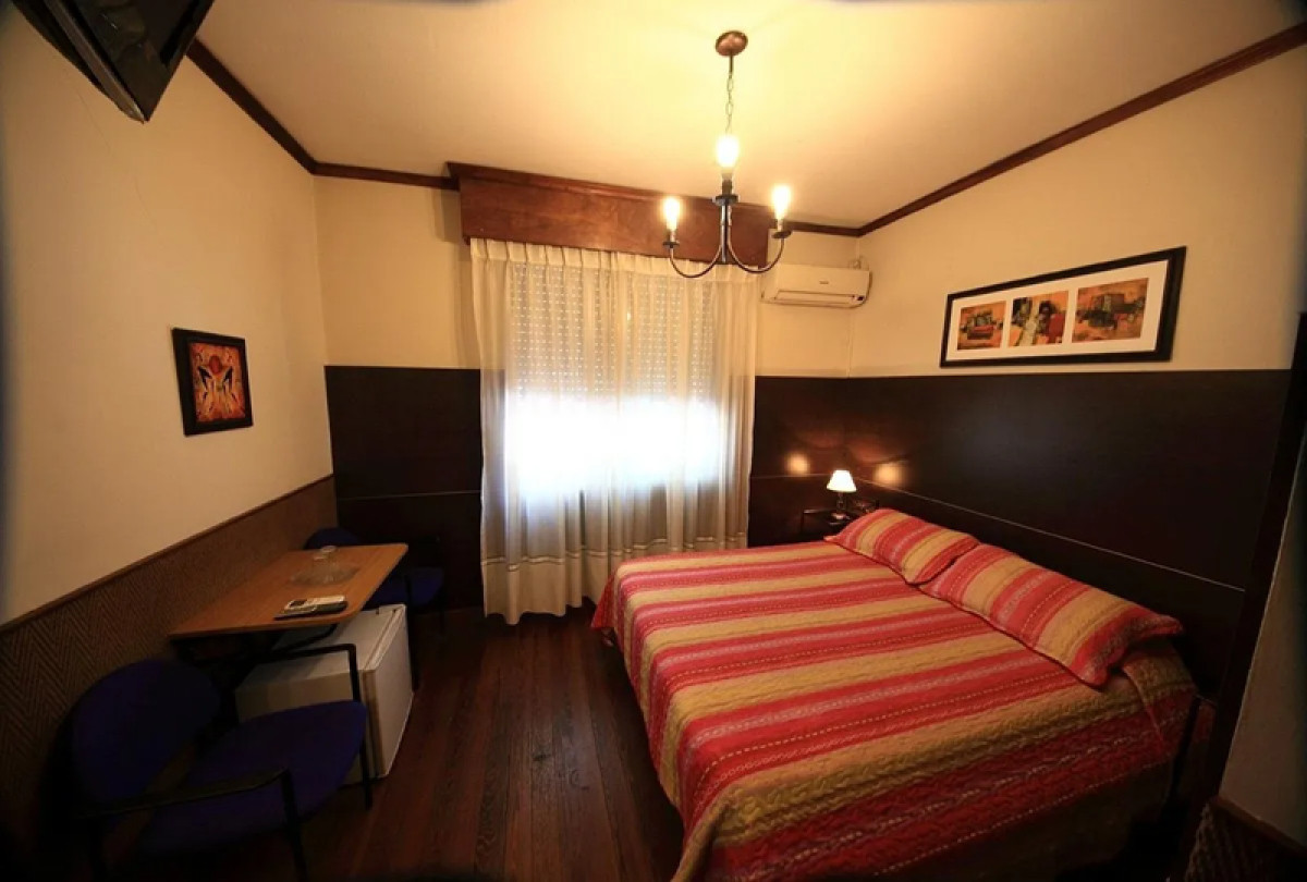 Casa ID.4852 - Venta Hotel Iberia Centro Montevideo Inversión