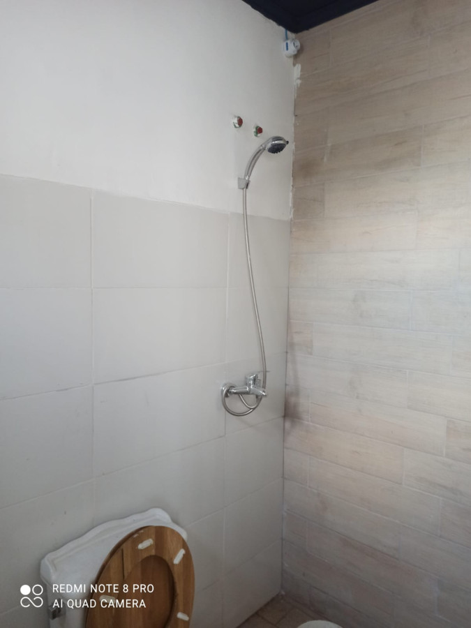 Casa ID.4235 - Venta con Renta Casa 5 Dormitorios La Comercial Inversion