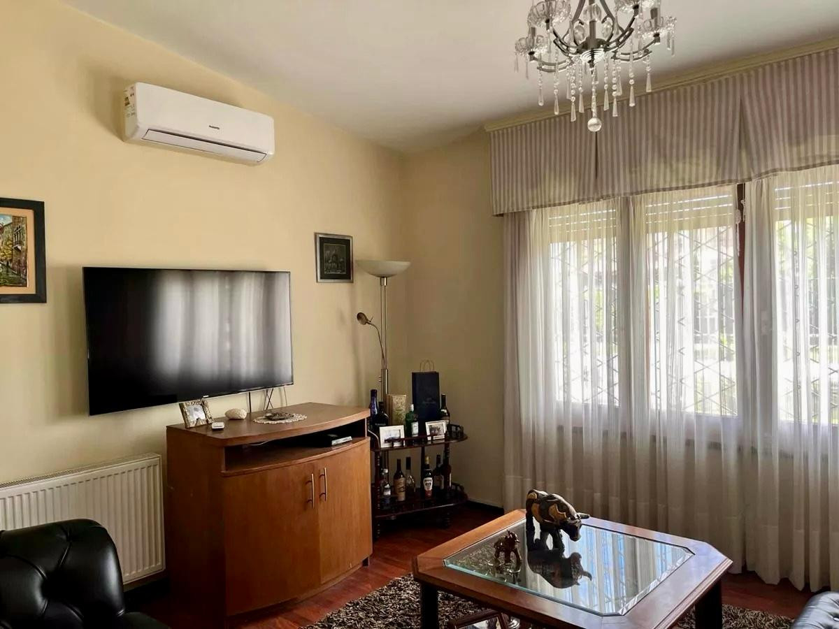 Casa ID.4588 - Venta Casa 5 Dormitorios Malvin con Piscina Barbacoa y Garaje